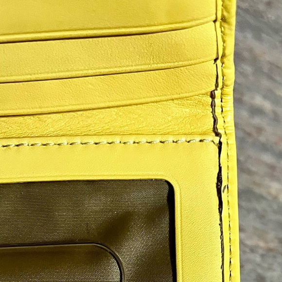 Coach Signature Lemon 🍋 Card Case/ holder - Picture 5 of 16